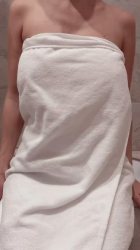 Watch Out! Big Mommy Milkers Under My Towel 😍