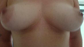 Tits [GIF] 😘🥰😍